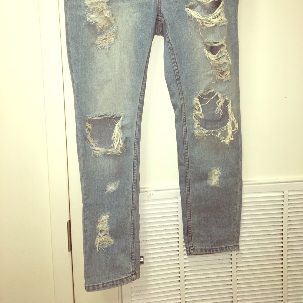 BDG Destroyed Boyfriend Jeans
